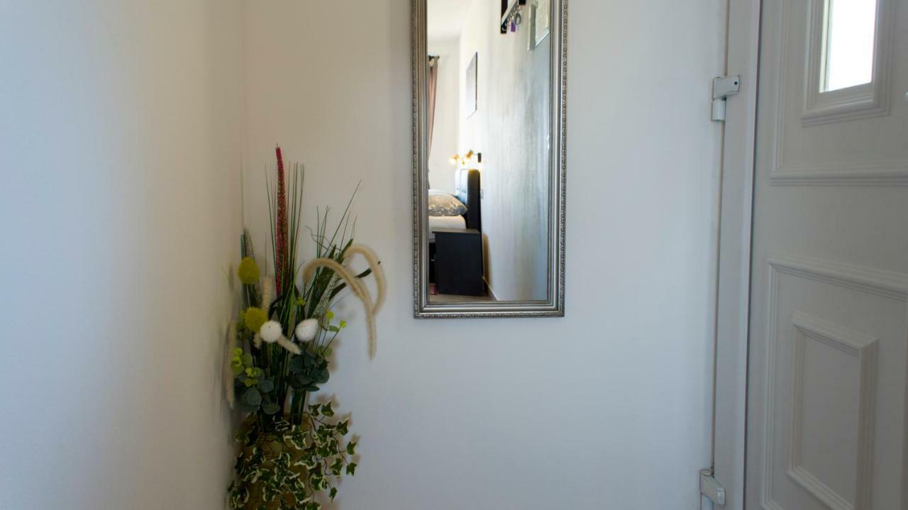 A Lovely And Cozy Room With A Breathtaking View Vis Eksteriør billede